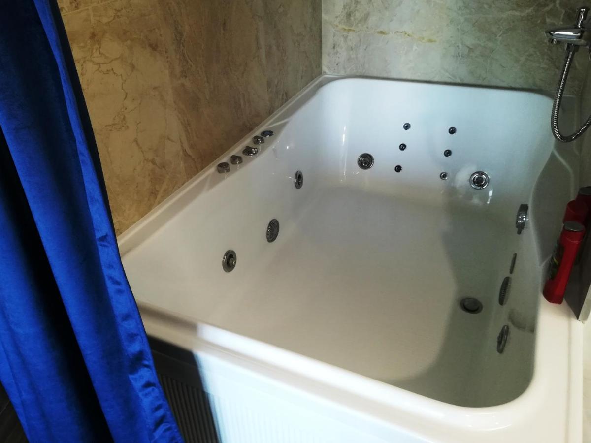 Jacuzzi New Loft Apartcomplex Kaskad, Минск - Центр Города Minsk Dış mekan fotoğraf